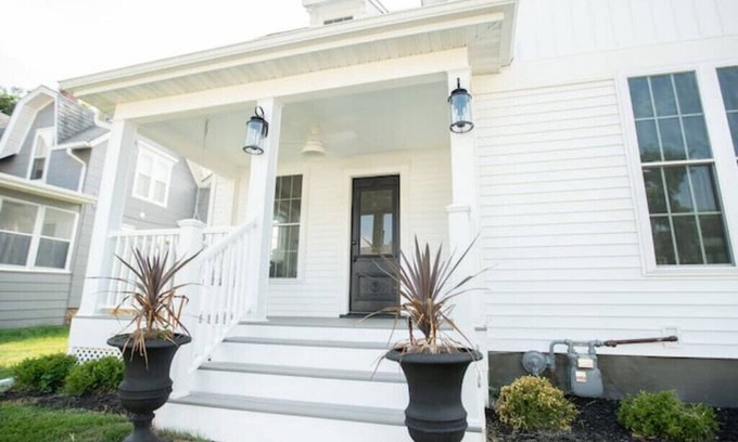 Maquoketa Casa | Restored Queen Anne Cottage