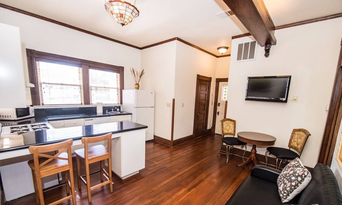 Cortez Hill Casa | Restored Victorian Downtown 2 Bedroom