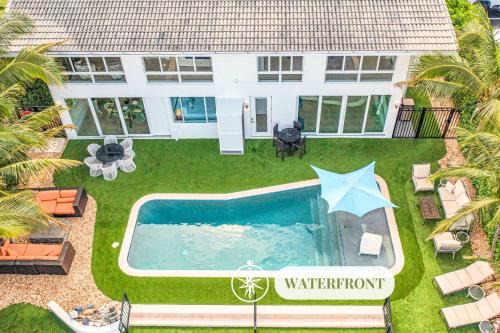 Barrier Island Casa | Retreat by Beach Waterfront Lago Key