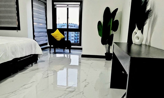 New Kingston Condominio | Retreat in New Kingston - Prime location for families or business travelers.