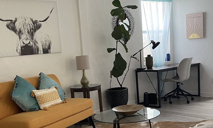 Historic Uptown Casa | Retreat St Petersburg