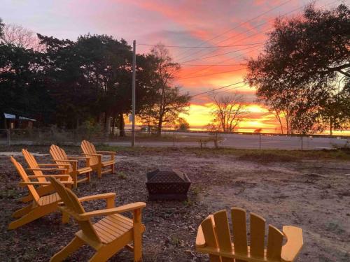 Fort Walton Beach - Destin Casa | Retro by the Bay Close to Beach Eglin PetFriendly