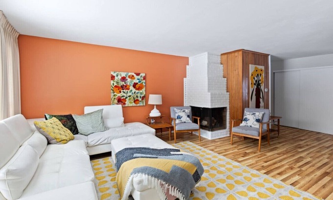 Rochester Casa | *Retro Fun* 3 BDRM - Sleeps 5 - Pet Friendly!