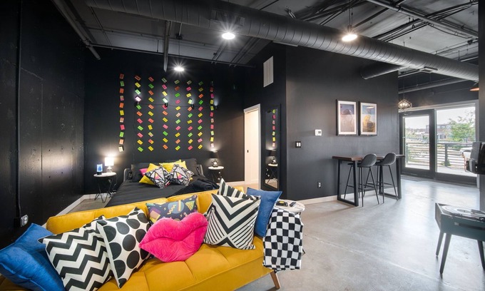 Downtown Des Moines Apartamento | Retro Loft in downtown Des Moines with Terrace, Free Parking, gym, wells fargo