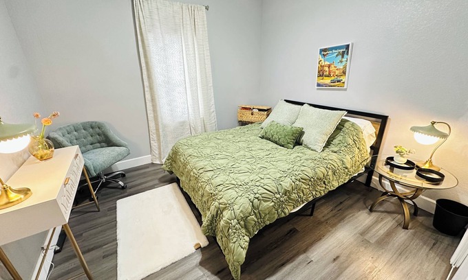 Tampa Apartamento | Retro Modern Apartment central to Vibrant Tampa