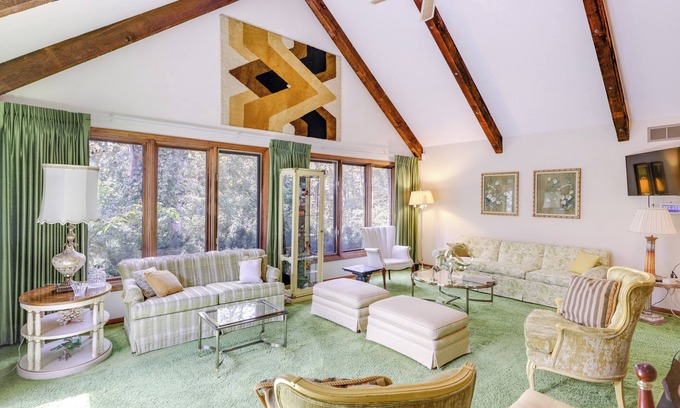 Xenia Casa | Retro Ohio Home on 1-Acre Property