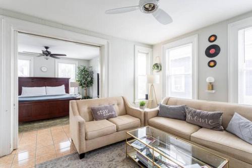 West End - West Side Apartamento | Revamped 3BR Apt with Easy Check-In Family-Friendly