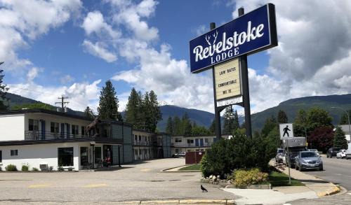 Revelstoke Hotel | Revelstoke Lodge