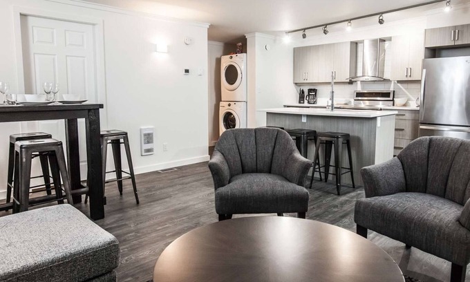 Revelstoke Condominio | Suite Novlan: elegante y acogedor, condominio recientemente equipado