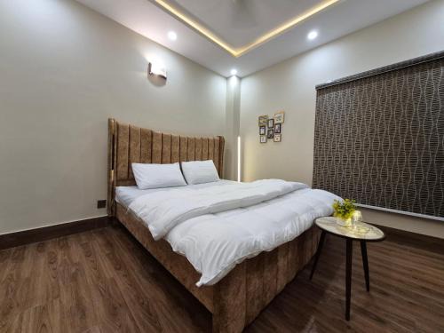 Lahore Apartamento | Revenue Johar Town Prestige Luxurious Apartment - LMY Lahore