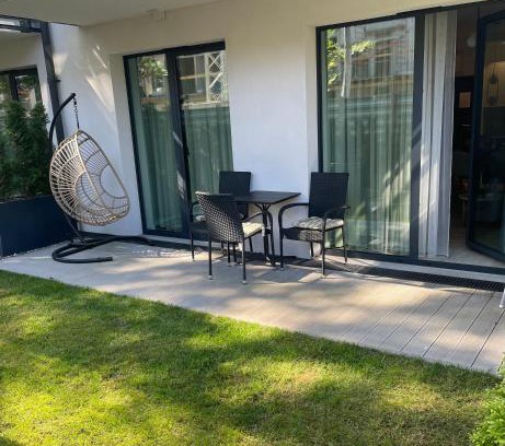 Niechorze Apartamento | REZYDENCJA NIECHORZE Apart 123 ogrodzony ogródek przy plaży