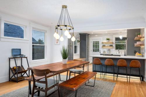 Foster - Powell Casa | Rhone Retreat