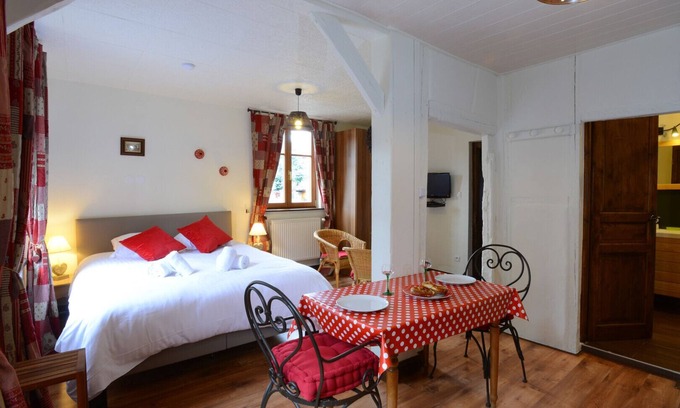 Ribeauville Apartamento | RIBEAUVILLE city center - Gîte des Ménétriers, LE TOKAY - TripAlsace