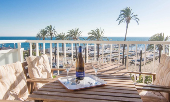 Sitges Town Center Apartamento | RIBERA MOON BY BLAUSITGES apartamento frente al mar en Sitges