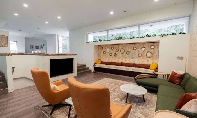 Boulevard Oaks Casa | Rice Village Retreat - Rooftop deck - Sleeps 12