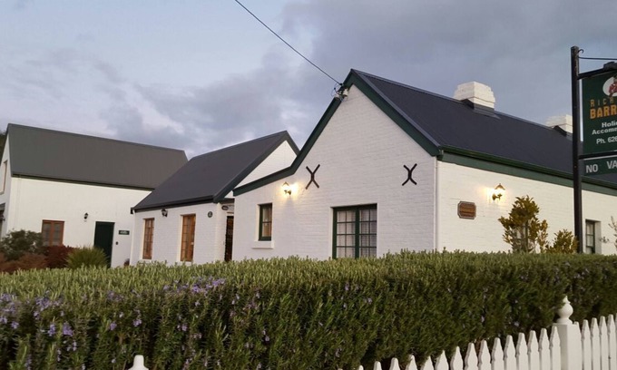 Richmond Cabaña | Richmond Barracks