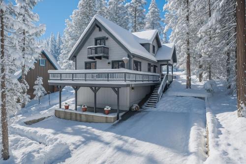 West Village Casa | Ridgeview Retreat Location Meets Comfort Ac!
