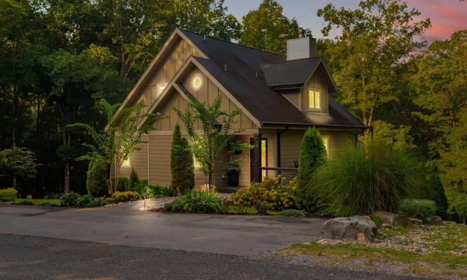 Pegram Casa | "Ridgeview Retreat" Sleeps 12