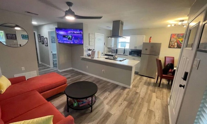 Central Arlington Casa | Right by AT&T, Rangers stadium