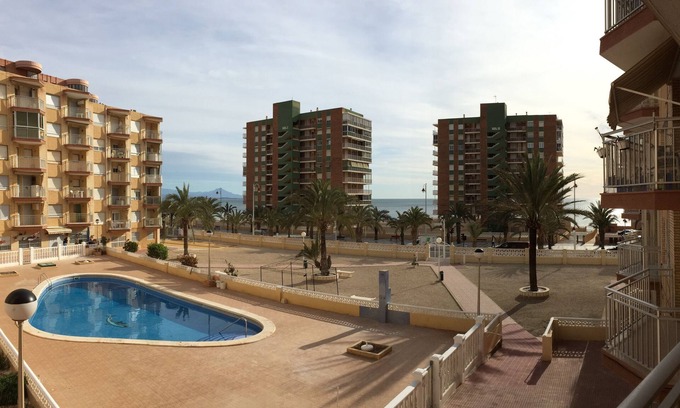 Els Arenals del Sol Apartamento | Enfrente mismo de la playa de Alicante, tranquilo y recien reformado apartamento