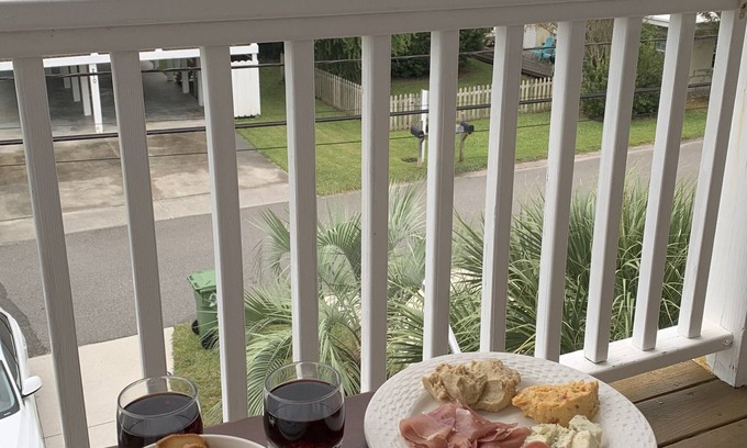 Kure Beach Casa | Right on Tide: 2.5 blks to beach, pier!