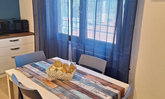 Centro Giano Apartamento | Rilassati a 50 metri dal mare. Parcheggia un auto fino a 4,3 metri di lunghezza.