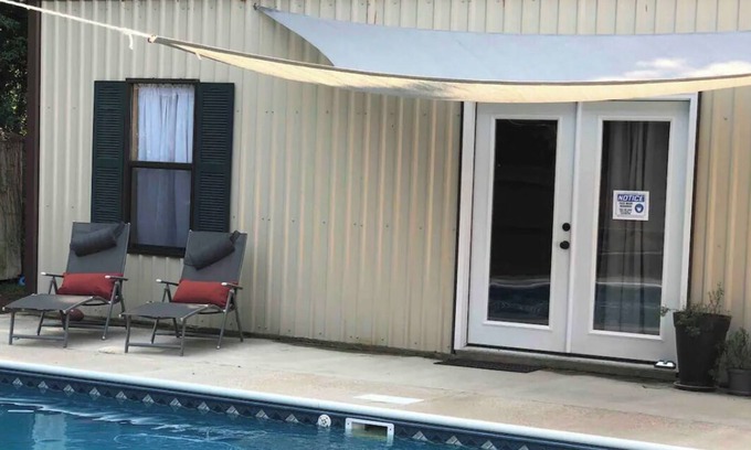 Scott Casa | Riley Pool Guest House Saltwater