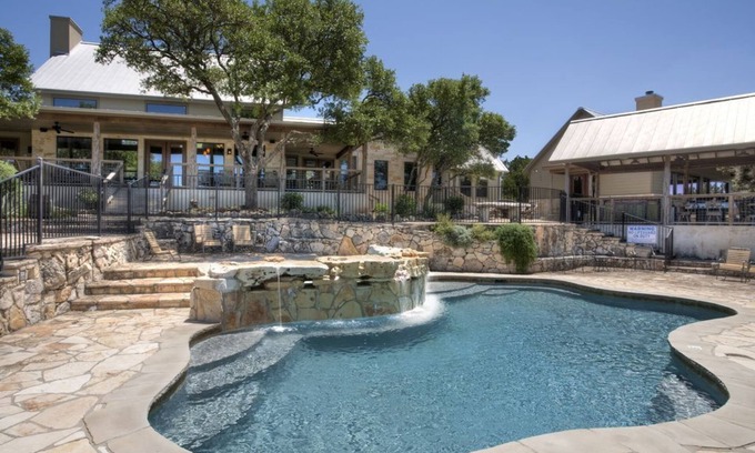 San Marcos Casa | ULTIMATE DREAM HOME w / Amazing View! Cine, piscina, bañera de hidromasaje, juego de rol