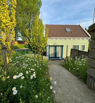 Amsterdam North Casa | Rina's House - authentiek houten gastenverblijf
