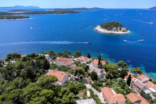 Krizni rat Apartamento | Rinada - ZF Hvar