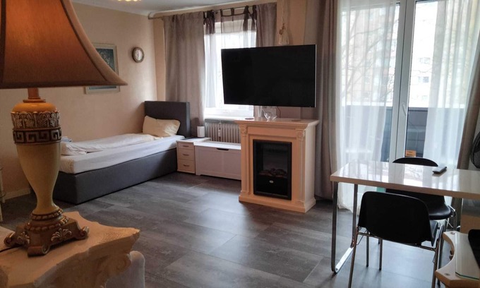 Neumuenster Casa | Ringstraße 15 W2 - 1 bedroom with balcony and parking space