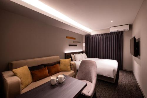 Sakyo Ward Hotel | Rinn Sanjo Ohashi East