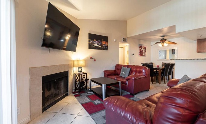Las Vegas Apartamento | Rio-Adjacent 2BR Pool, Gym, Free Parking