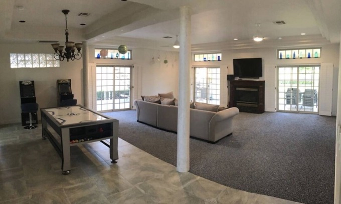 Bakersfield Casa | Rio Bravo Country Club Beautiful Custom Home