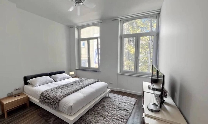 Charleroi Apartamento | Rive Gauche K center - train station - airport