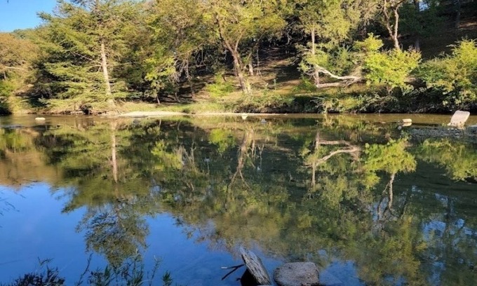 Center Point Cabaña | River 5 - Riverfront Cottage - Guadalupe River