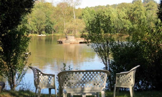 Balledent Cabaña | River Cottage: Privada Lakeside Albergue En Idílico Ubicación. Un gran lugar para relajarse
