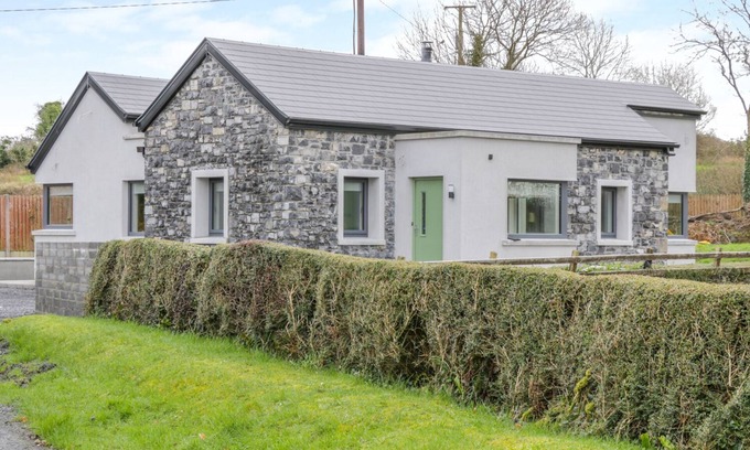Sligo Cabaña | RIVER DALE, family friendly in Sligo Town, County Sligo