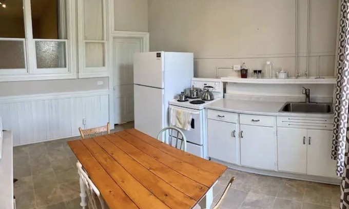 Stratford Condominio | River Facing Condo - 2 bedroom w/kitchen