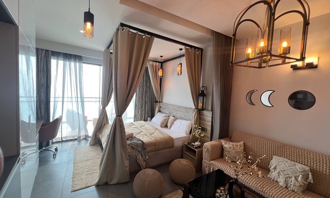Noida Apartamento | River facing ultracozy bohemian studio apartment @ 41st floor near south Delhi