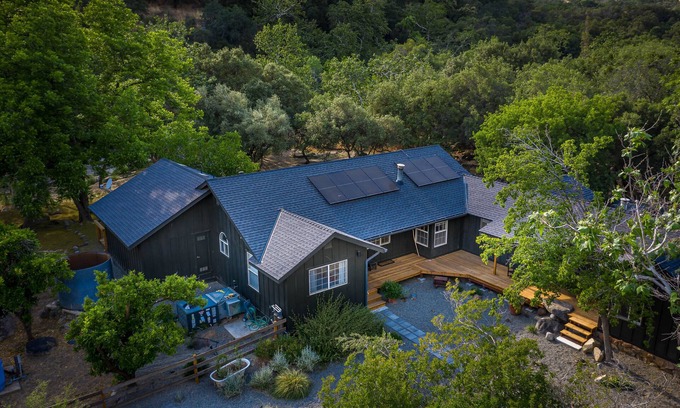 Kaweah Casa | River Front at the River Raven House