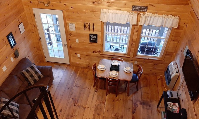 Roxbury Cabina | River front cabin in Western Maine Mountains