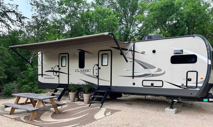 Center Point Casa | River Front RV campsite on the Guadalupe, private RV park with tons of space.