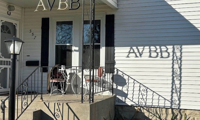 Kankakee Apartamento | River House Retreat - Firepits - Bike trails - Canoe Launch