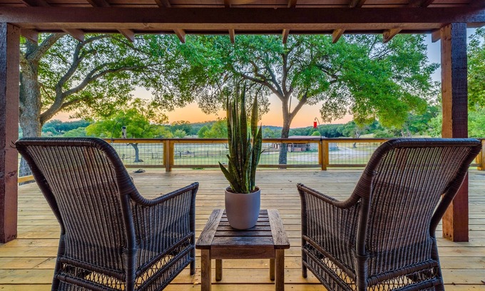 Ingram Casa | River l Resort Pool l Lake l Firepit l HOT TUB