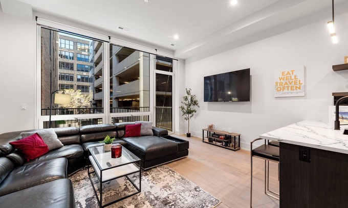 West Town Apartamento | River North Central Home With Balcony