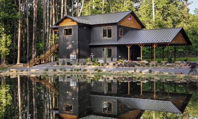 Shenandoah Cabina | River Pines Retreat! Cozy 4-bedroom cabin on the Shenandoah River.