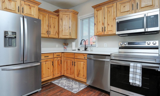 Salida Casa | River R&R Historic mountain views. Ski Monarch 25 miles. Blocks from downtown.
