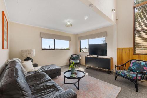 Turangi Casa | River Retreat, pets, Wi-Fi