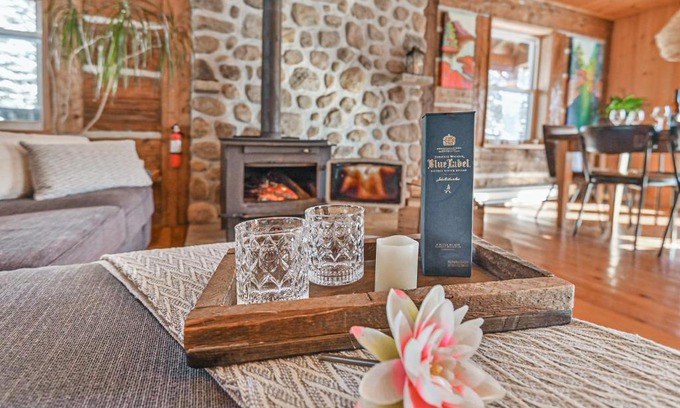 Notre-Dame-de-la-Merci Casa | River Rock Retreat